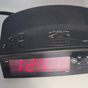 VTG General Electric GE Model 7-4815A Digital Alarm Clock AM/FM Radio Tested